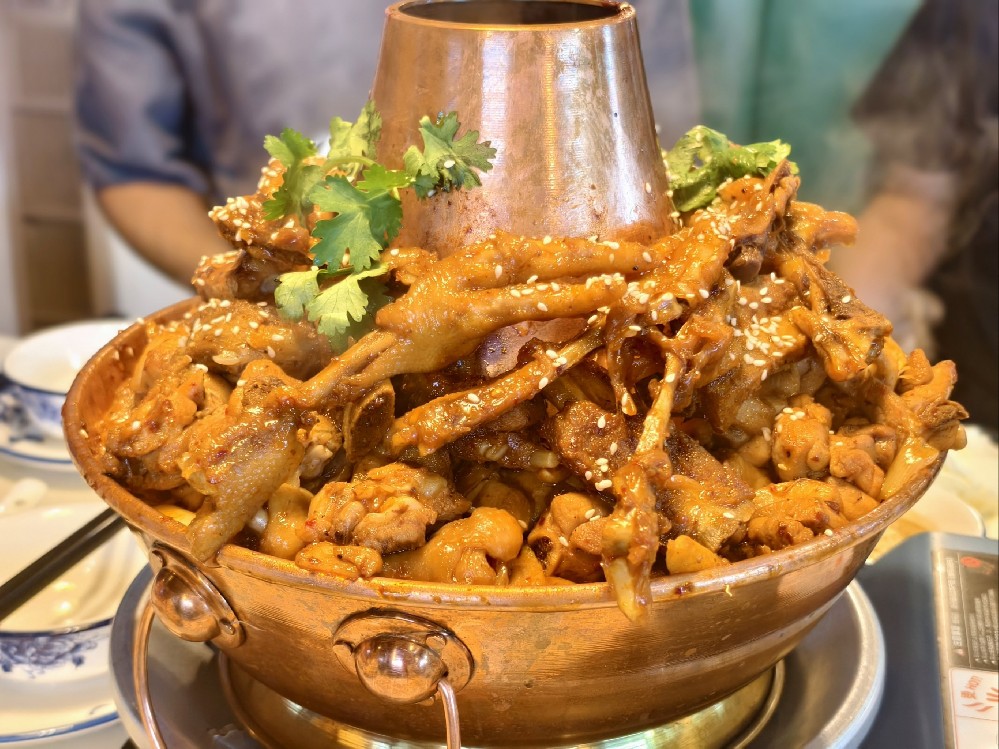 想開火鍋雞加盟店連鎖？學(xué)會(huì)這些關(guān)鍵技巧，成功創(chuàng)業(yè)無憂！