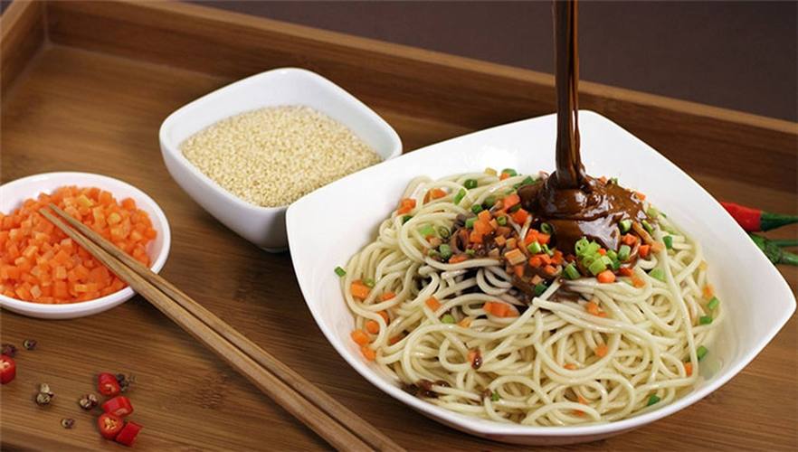 熱干面的正宗做法和配方，教你從小攤到餐廳開起來！