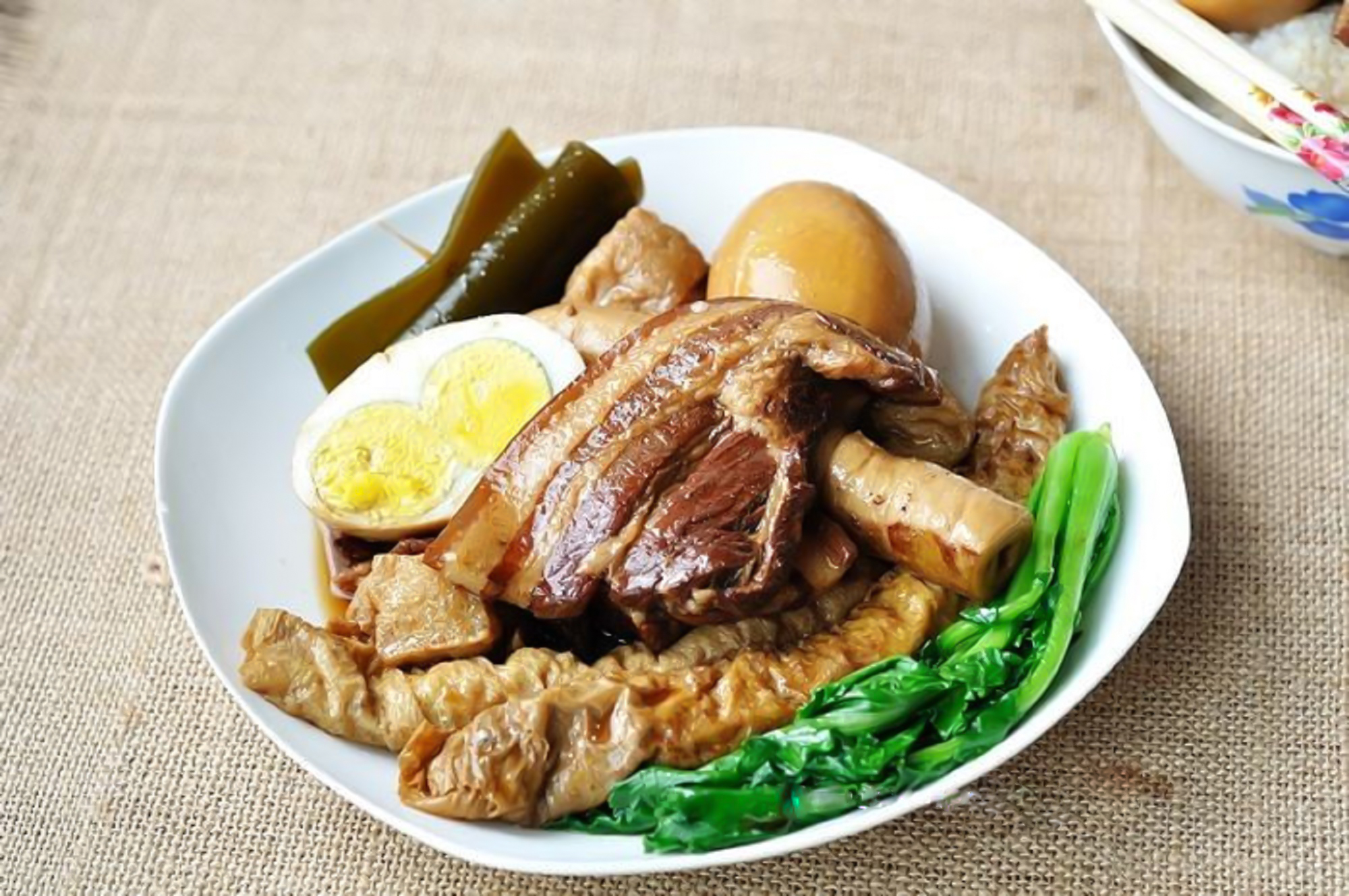 在濟(jì)寧哪家甏肉干飯培訓(xùn)靠譜？讓你學(xué)會正宗做法！