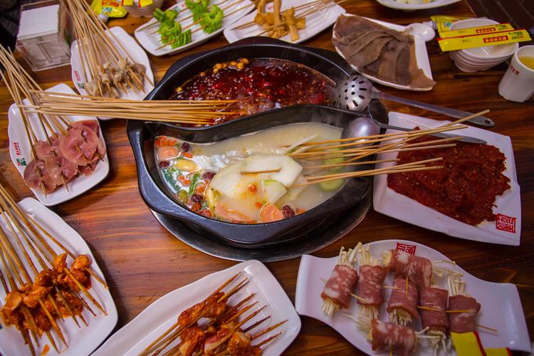 缽缽雞培訓(xùn)需要多少錢？了解這幾個(gè)關(guān)鍵點(diǎn)，讓你輕松開店！