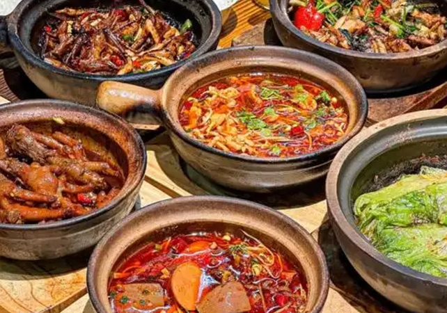 砂鍋小吃爆火，創(chuàng)業(yè)門檻低！新手如何找到正宗培訓(xùn)？（附避坑指南）