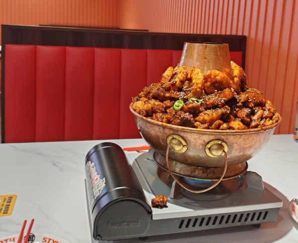 老滄州火鍋雞加盟費(fèi)多少？內(nèi)幕揭秘：加盟和學(xué)技術(shù)哪個(gè)更劃算？