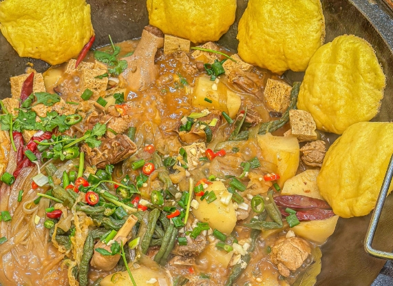 創(chuàng)業(yè)選鐵鍋燉，學(xué)對(duì)技術(shù)是關(guān)鍵！在哪可以學(xué)鐵鍋燉技術(shù)？這幾點(diǎn)很重要！