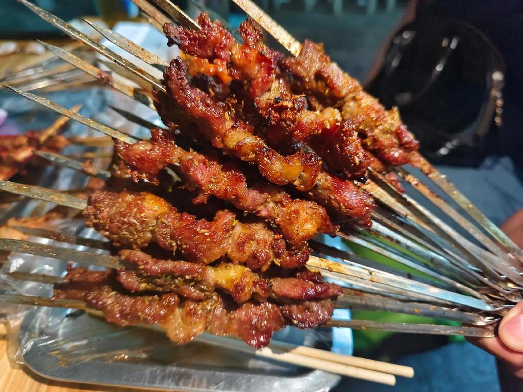 燒烤創(chuàng)業(yè)能賺多少錢？這些關(guān)鍵點(diǎn)你必須知道！