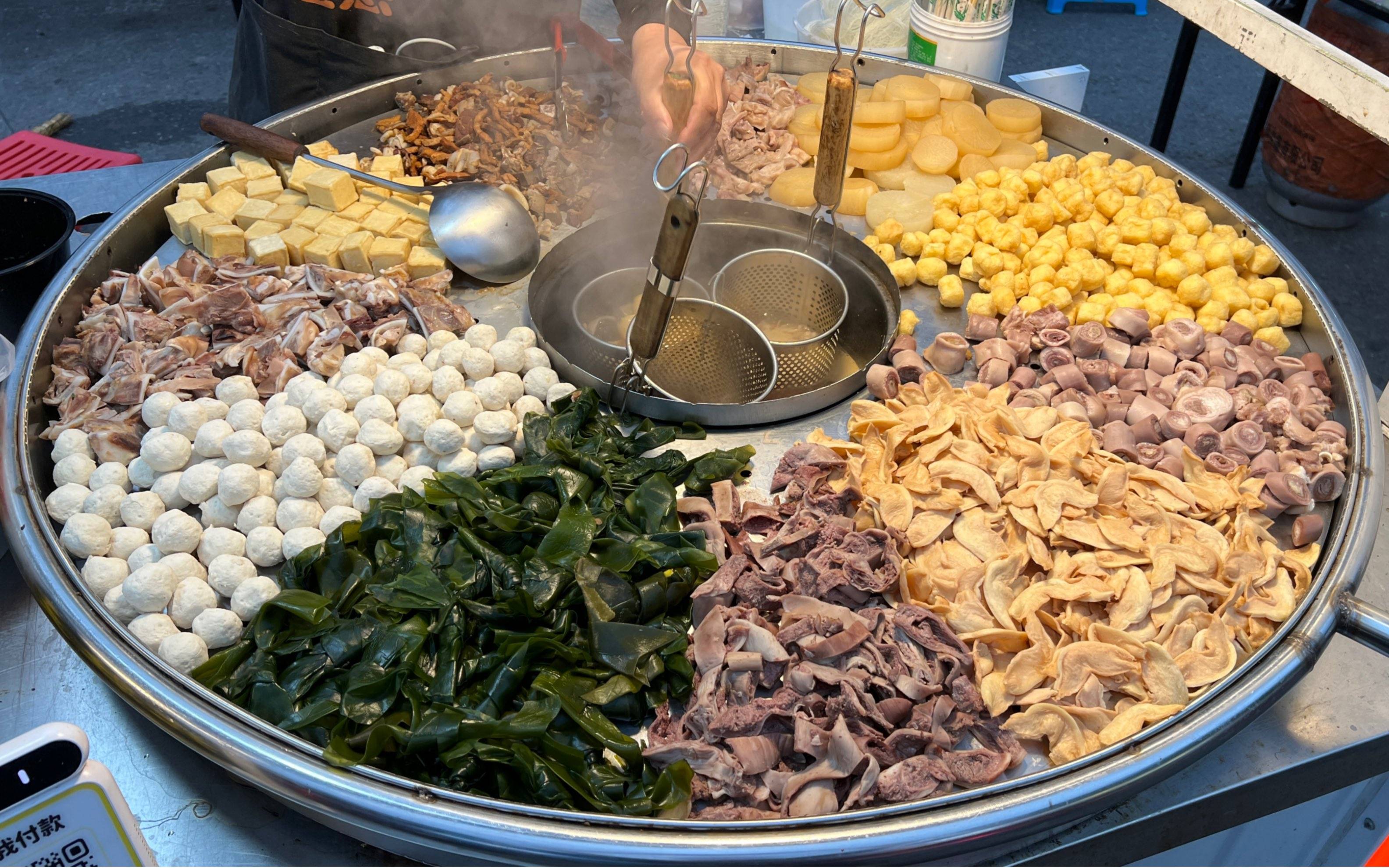 港式噴泉牛雜培訓(xùn)哪家靠譜？實體店實操+配方教學(xué)全揭秘！