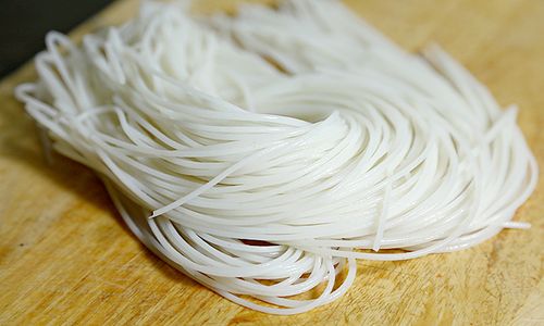 2025米線市場(chǎng)爆火？90%新手踩坑！揭秘米線技術(shù)學(xué)習(xí)避坑指南，助你創(chuàng)業(yè)少走彎路！