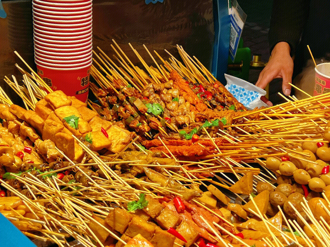 冷熱串串培訓(xùn)在哪里學(xué)？2025年低成本創(chuàng)業(yè)避坑指南