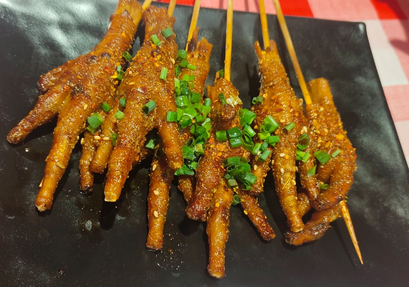 燒烤雞爪的做法，想吃美味又簡(jiǎn)單？這里有技巧！