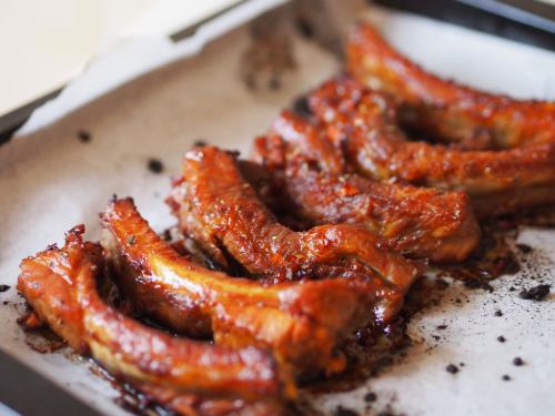 燒烤排骨的做法：讓你輕松烤出美味排骨！