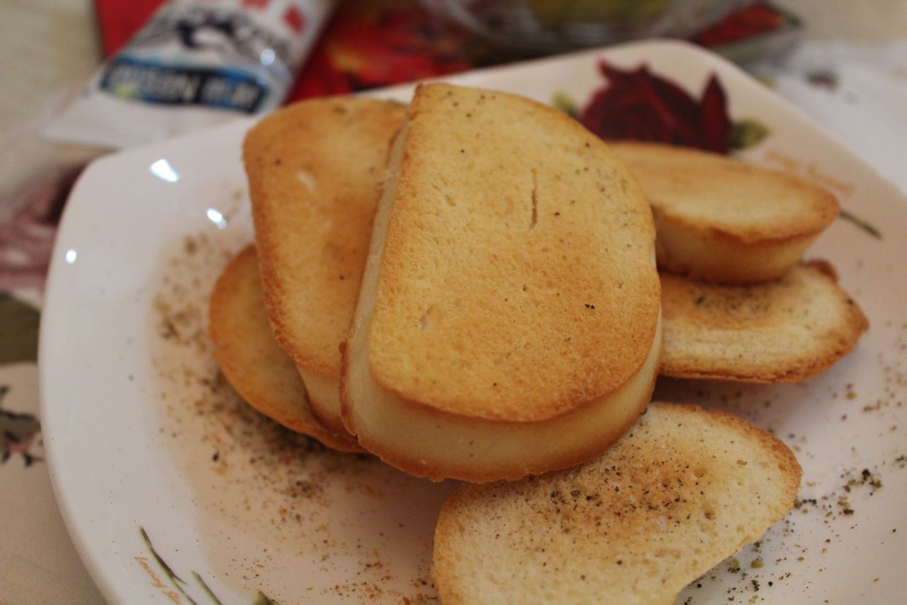 燒烤饃片的做法：外脆內(nèi)軟，美味又獨(dú)特的燒烤小吃