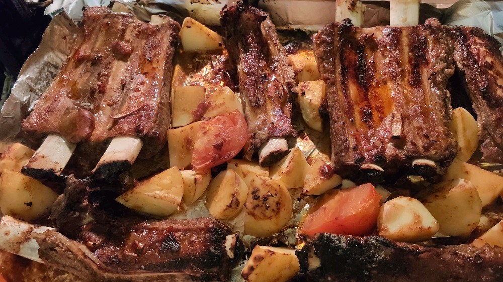 烤牛排骨的做法：掌握技巧，烤出完美味道