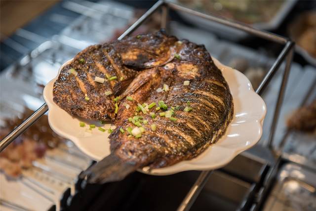 烤羅非魚的做法：簡單美味，家庭燒烤新選擇