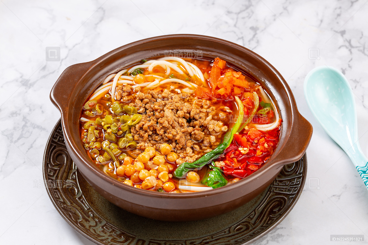 砂鍋米線的做法：簡單易學(xué)，正宗風(fēng)味重口味愛好者必看！