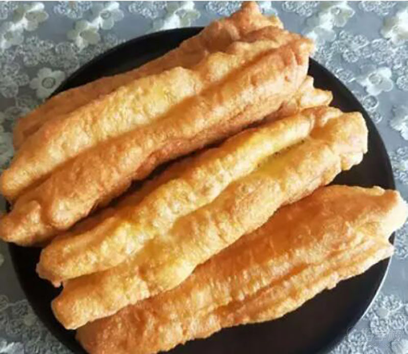 七十年代老式油條配方？傳統(tǒng)工藝，酥脆驚艷！