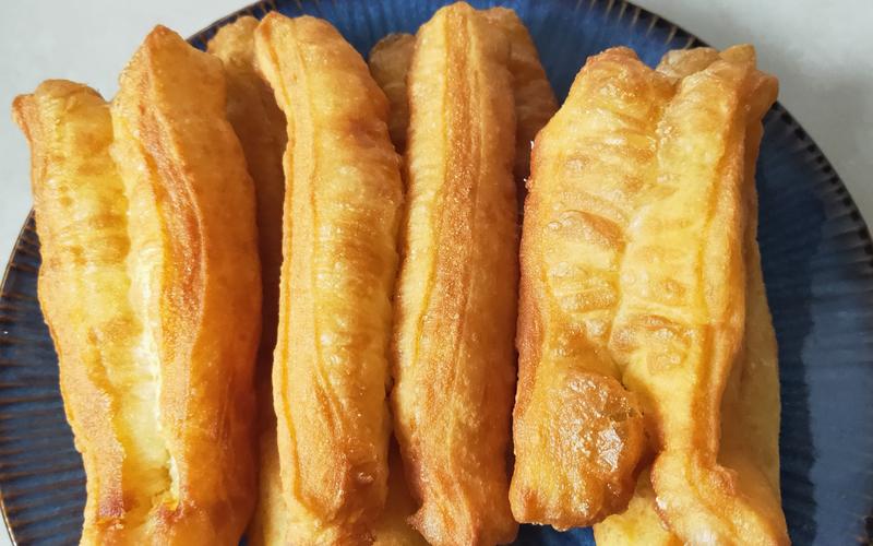 七十年代老式油條配方？傳統(tǒng)工藝，酥脆驚艷！