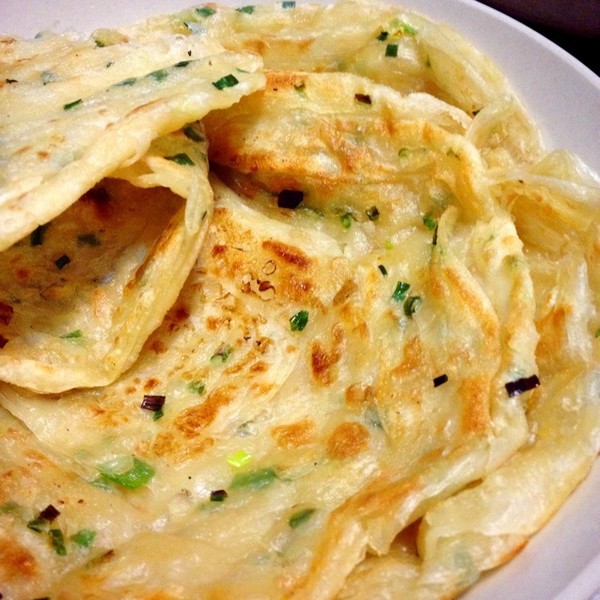 怎么做蔥油餅？關(guān)鍵技巧揭秘，軟香酥脆人人會做！