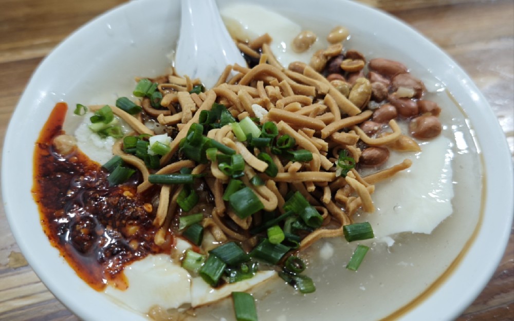 一斤豆子出幾碗豆腐腦？學(xué)技術(shù)真輕松，小本起步也能賺！