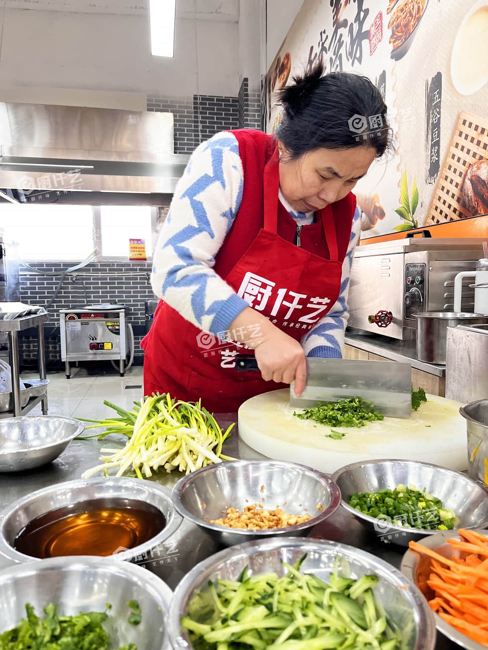 一斤豆子出幾碗豆腐腦？學(xué)技術(shù)真輕松，小本起步也能賺！