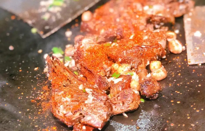 鐵板烤鴨在哪里學(xué)？手藝難不難，擺攤真賺錢(qián)！