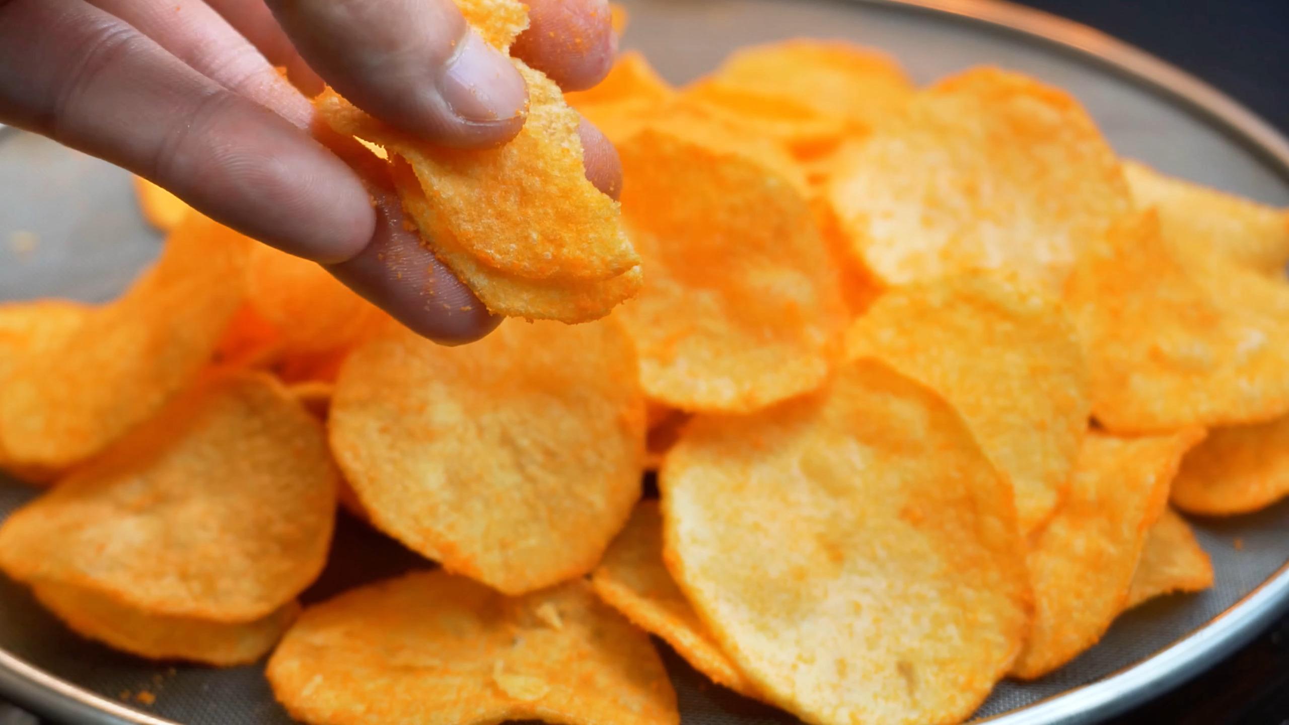 鮮炸薯片商用詳細(xì)教學(xué)？做得好不好，關(guān)鍵看這幾步！