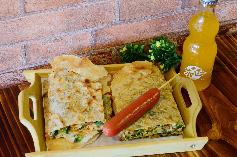 菜煎餅一個(gè)能掙多少錢(qián)？從揉面到出攤，手把手教你算清“煙火里的利潤(rùn)賬”