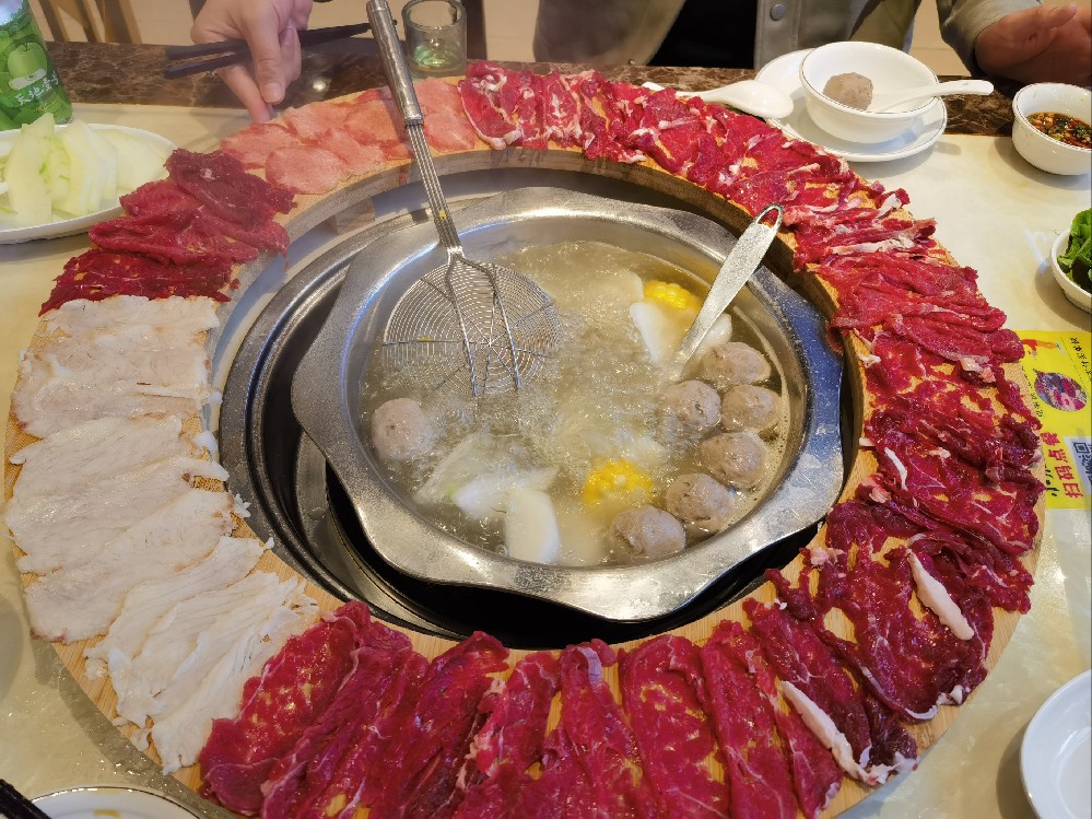 潮汕牛肉火鍋有什么不同？手切鮮?，F(xiàn)涮現(xiàn)吃，這門手藝真不是隨便能學(xué)！