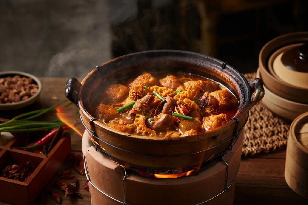 打邊爐和火鍋到底有什么區(qū)別？原來廣東人這碗湯講究到每一口都是靈魂！