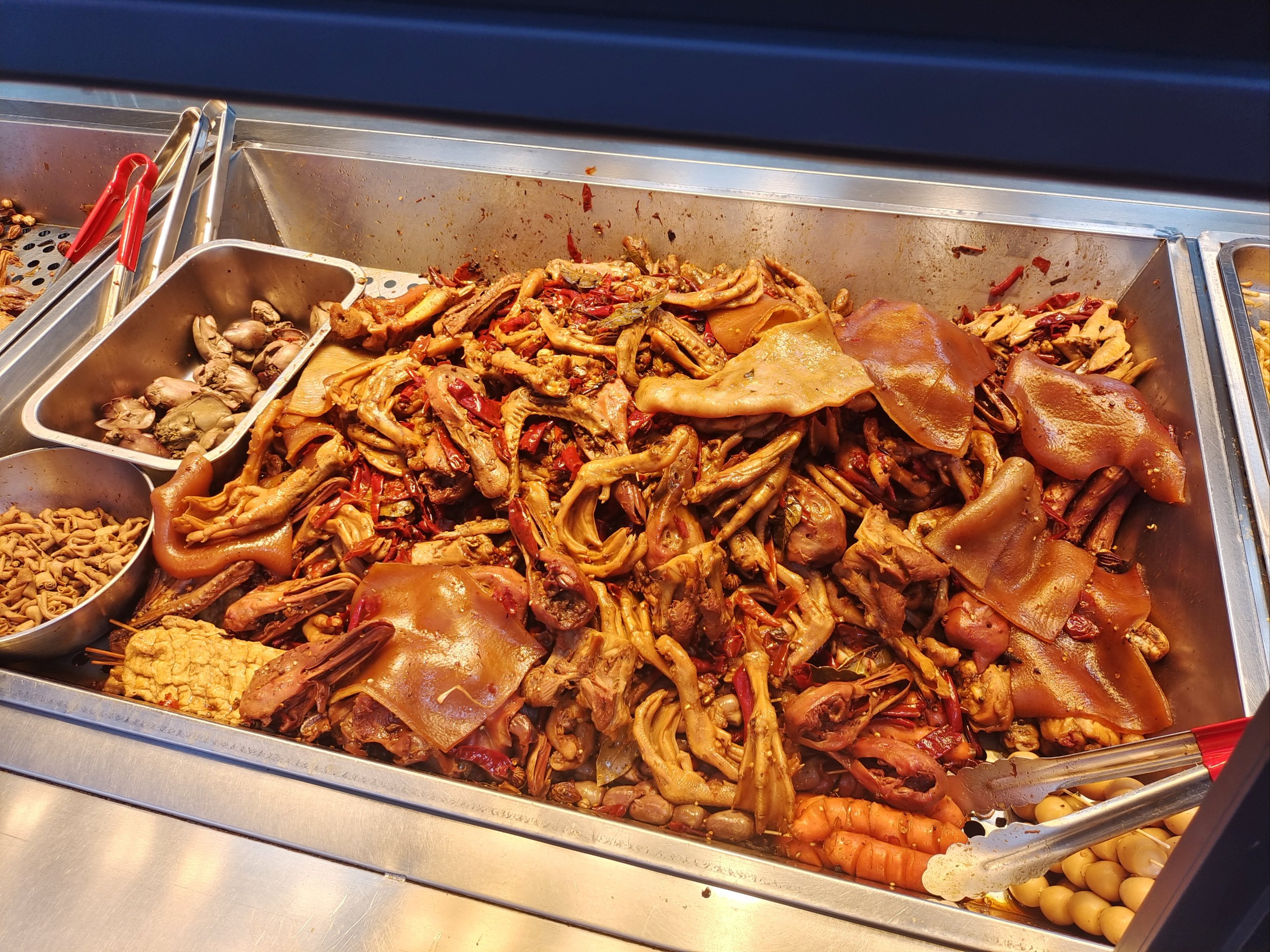 鹵味培訓(xùn)學(xué)校哪家好？掌握核心鹵料配方，才是鹵味創(chuàng)業(yè)的真正起點(diǎn)！