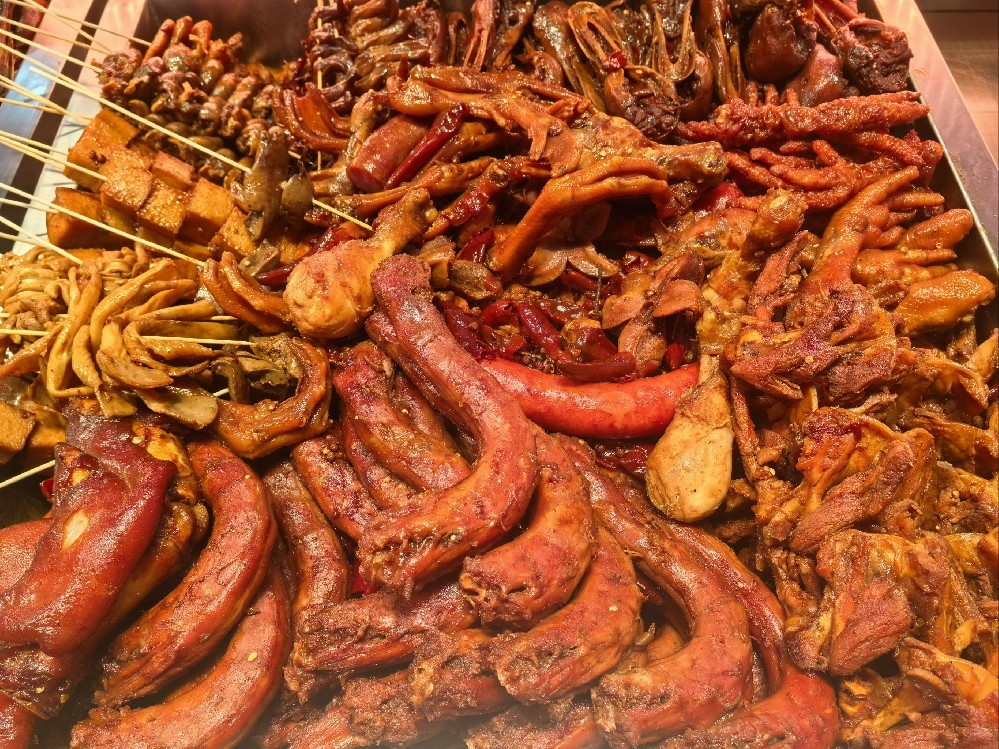 鹵味攤適合擺在哪些地方？地段選得準(zhǔn)，攤位小也能天天排隊(duì)！