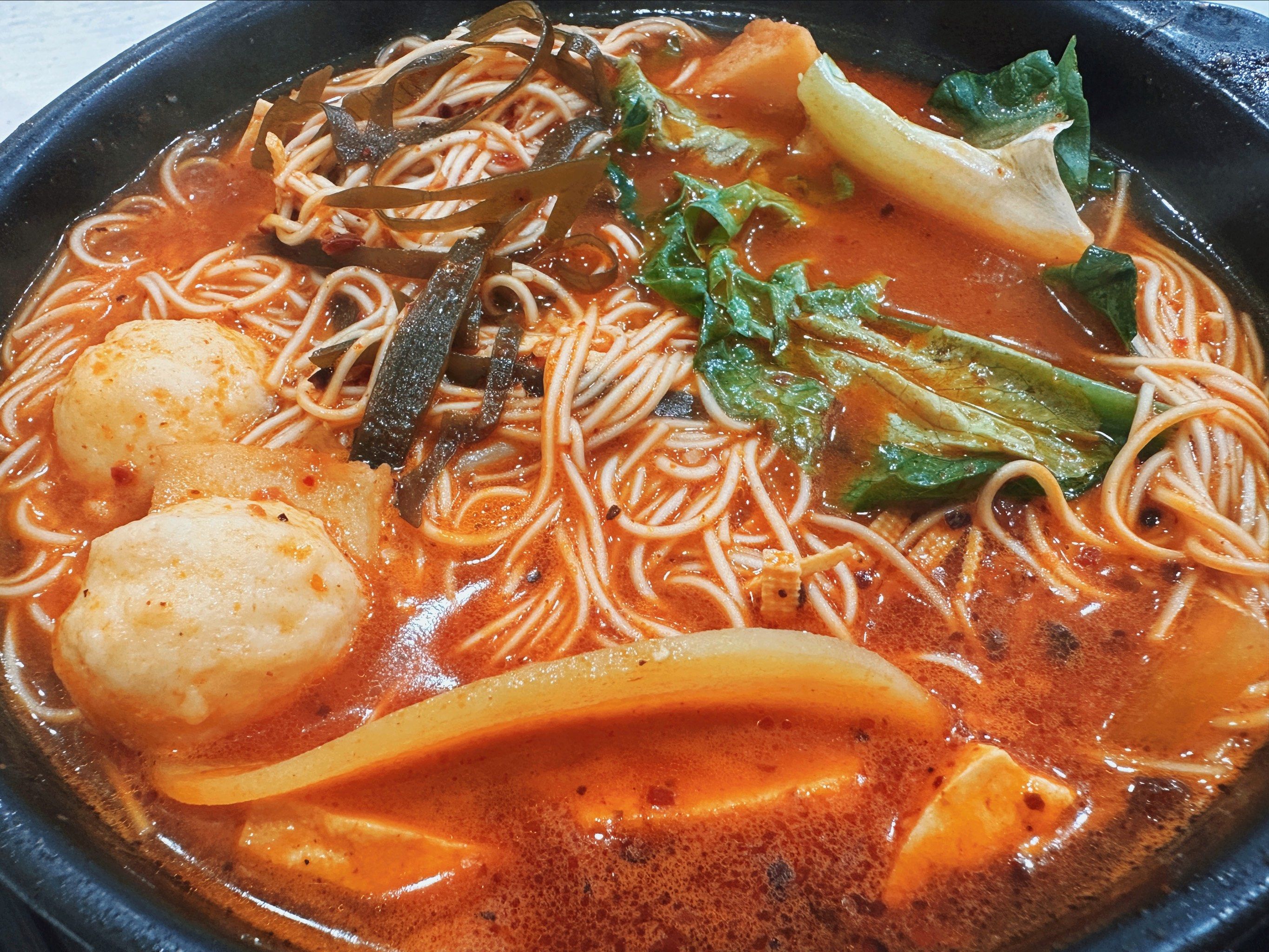 砂鍋面配方底湯料秘方？香濃不膩的關(guān)鍵在這幾步，新手也能做出地道口味！