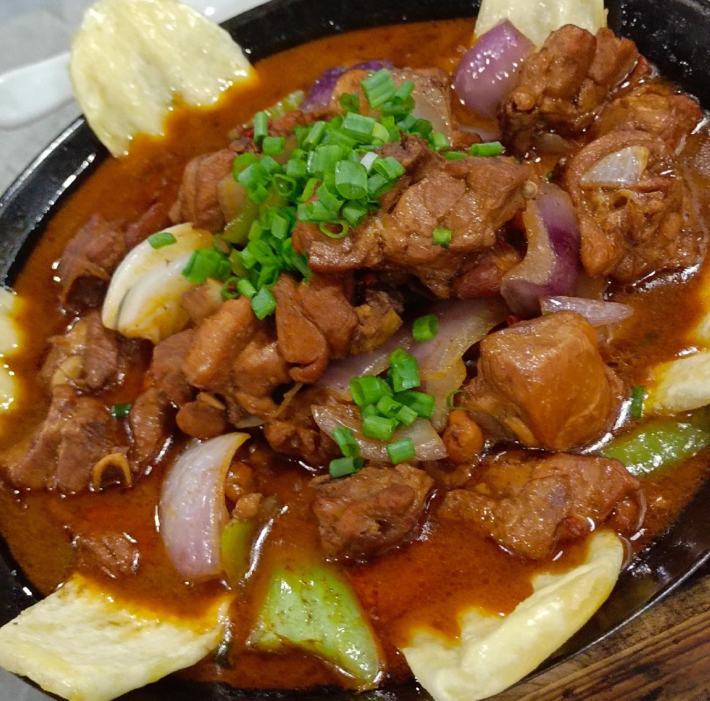 地鍋雞鍋底配方怎么做？掌握比例與火候秘訣，地鍋香氣四溢人人夸！