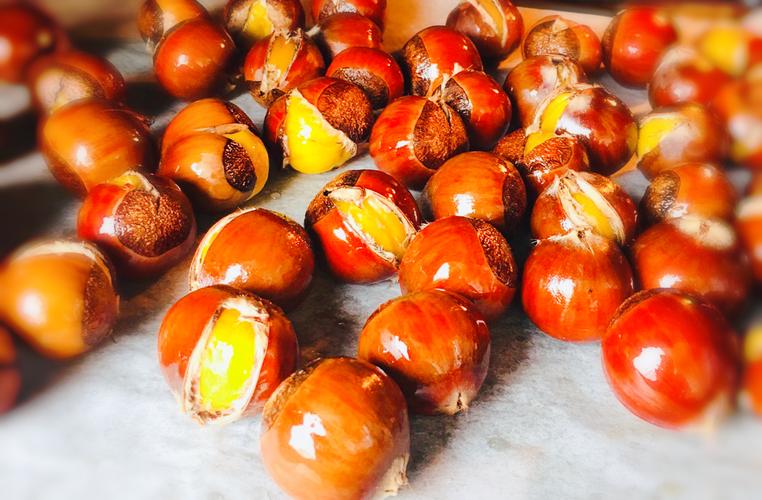 糖炒栗子一年能賺多少錢(qián)？香味飄滿街的小買(mǎi)賣(mài)，背后藏著你想不到的門(mén)道！