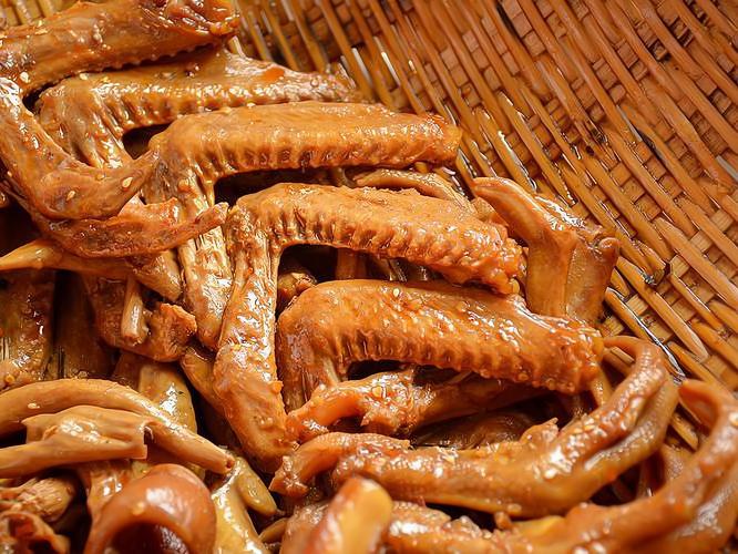 鹵雞爪多久能入味？甜辣風(fēng)味鹵制時(shí)間與火候控制方法