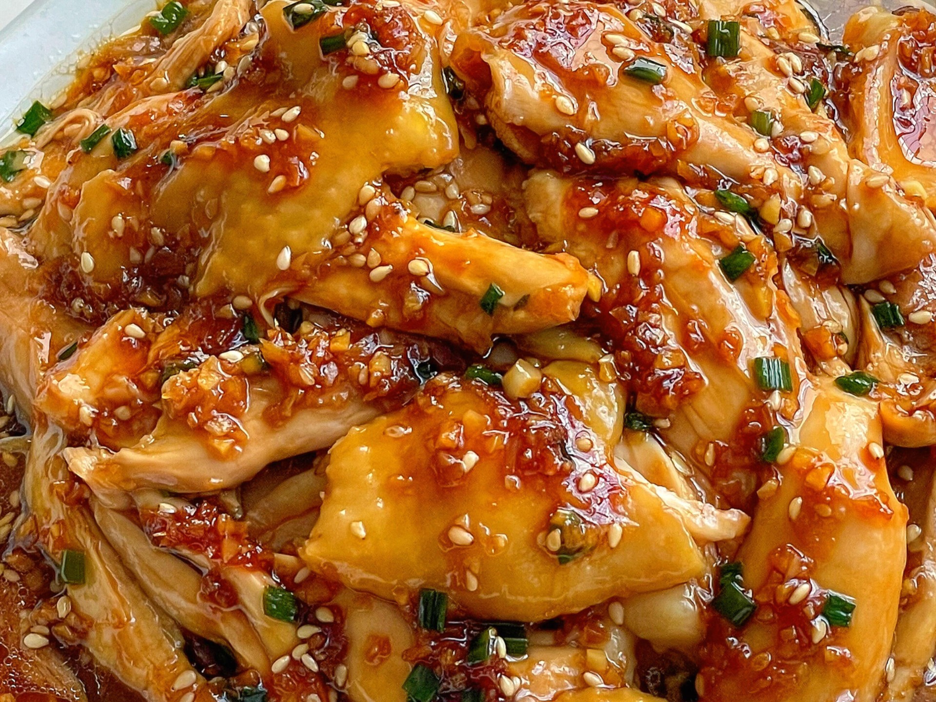 手撕雞培訓(xùn)一般需要多少錢？掌握核心技法更關(guān)鍵，讓創(chuàng)業(yè)路不再迷茫！