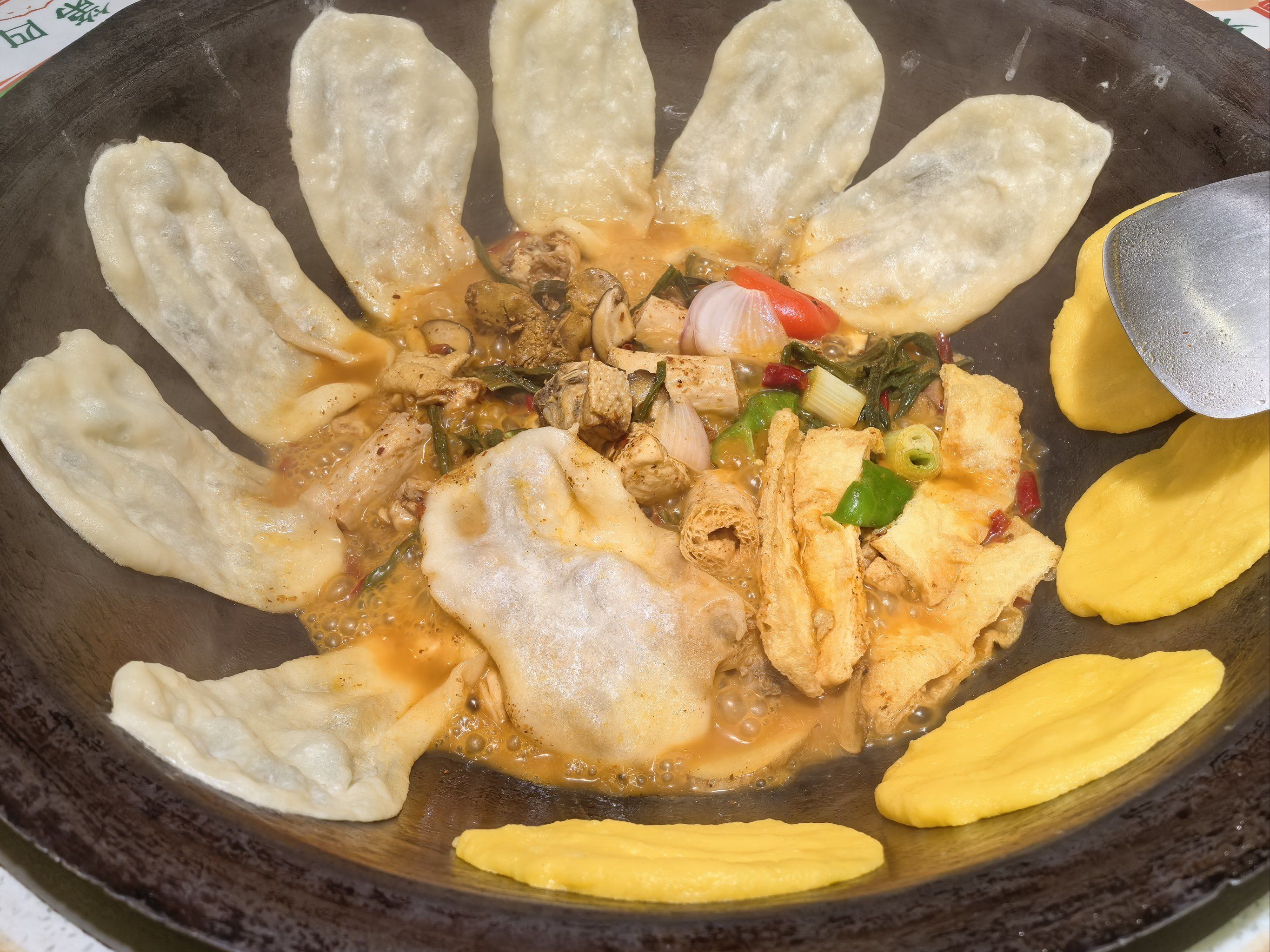 哪有培訓(xùn)鐵鍋燉的地方？學(xué)技術(shù)在哪更靠譜，創(chuàng)業(yè)人別踩坑！