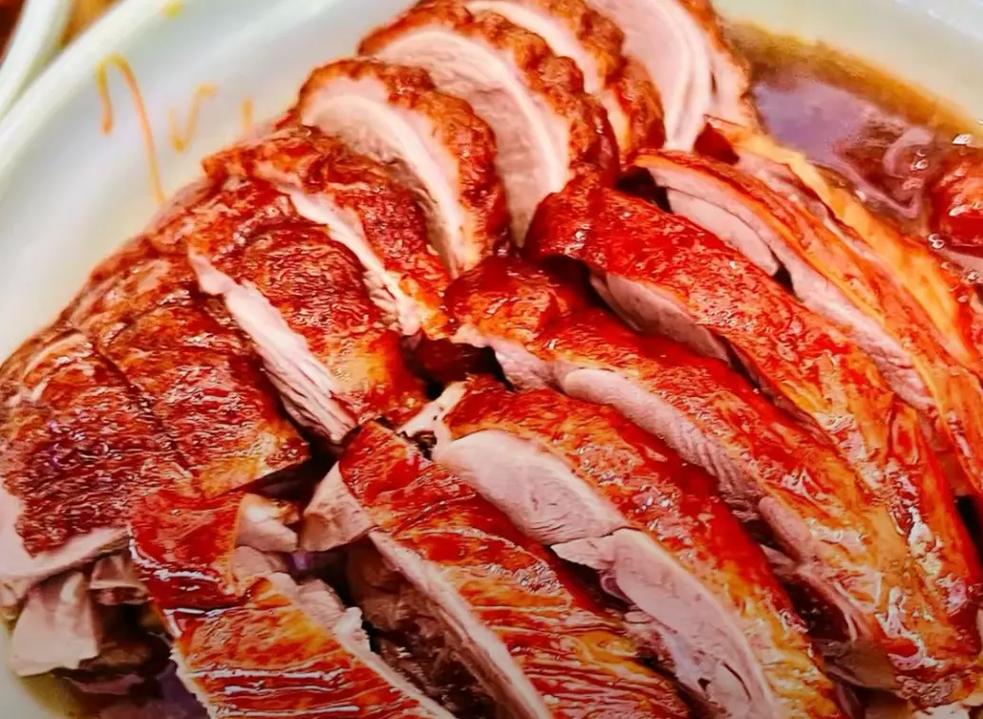 想做烤鴨生意？別只盯著那幾張配方，皮脆肉嫩的秘密其實(shí)在爐子外