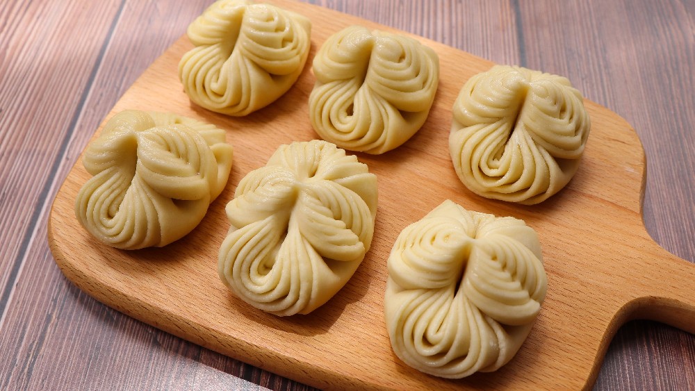 面點(diǎn)師培訓(xùn)班在哪里學(xué)更靠譜？想入行餐飲的人，先把這些關(guān)鍵問(wèn)題想清楚再?zèng)Q定