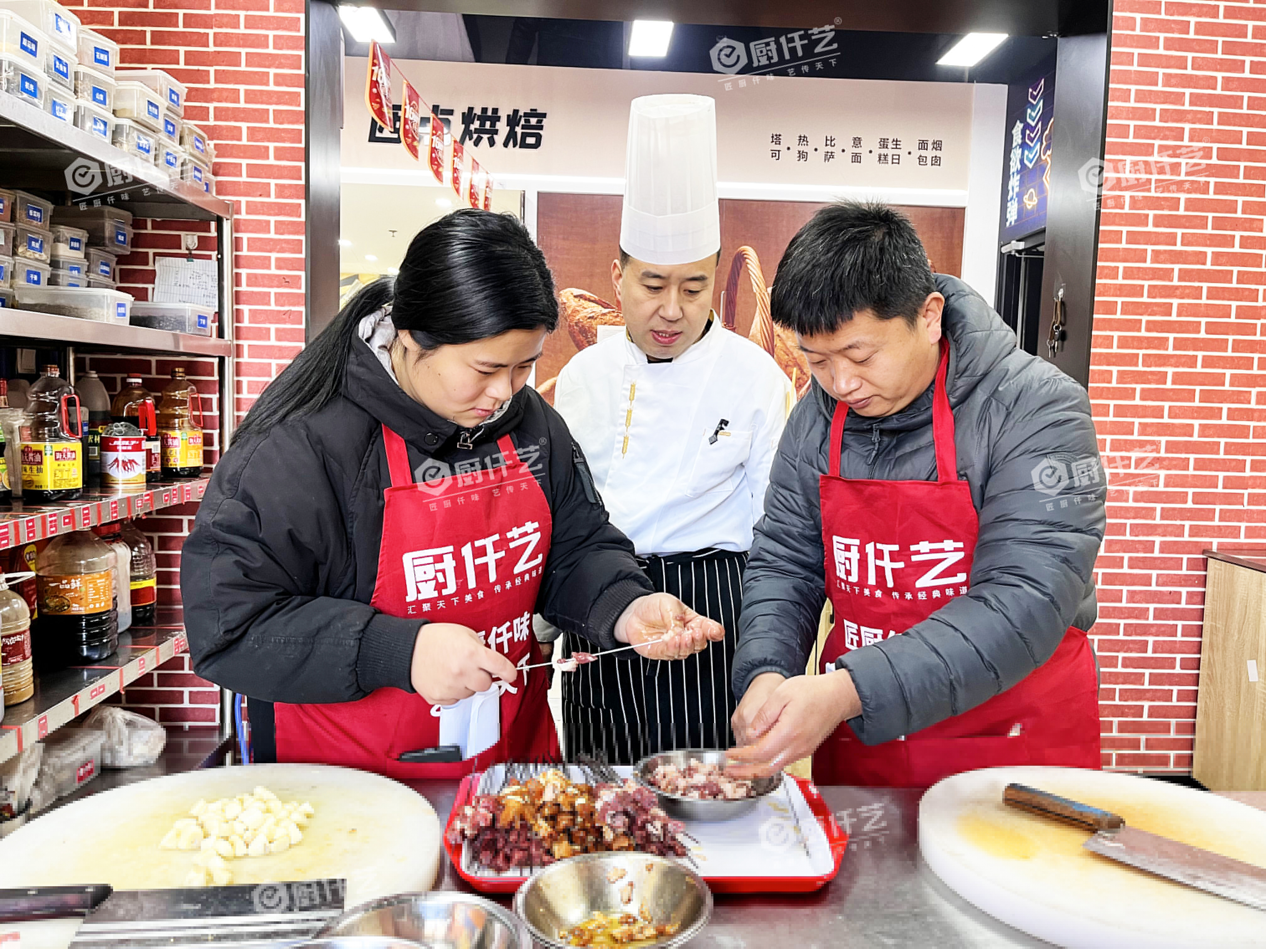 學燒烤大概多少學費？濟南、山東地區(qū)學烤肉培訓的費用解析