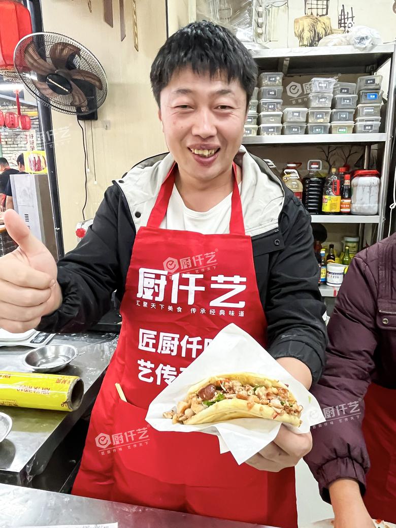 學(xué)做肉夾饃難不難？很多人做出來(lái)總差點(diǎn)味道，其實(shí)問(wèn)題往往出在這幾個(gè)細(xì)節(jié)